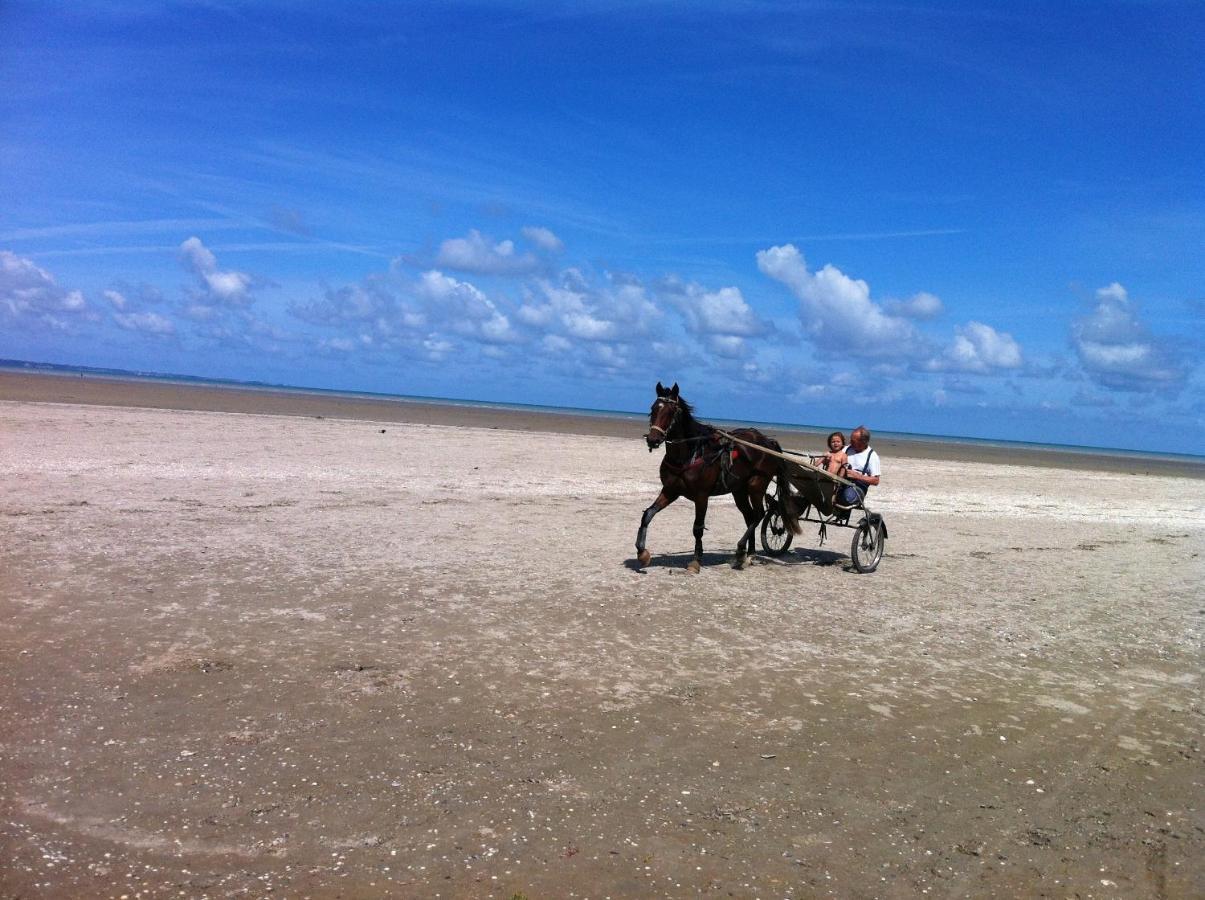 Gite Aristide Mont Saint Michel Sacey Room photo